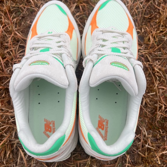 NEW New Balance size 10 Mens 2002R Candy Apple Green shoes - Picture 10 of 13